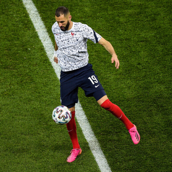 Karim Benzema ( 19 - France ) - Echauffement - Match de football de l'Euro 2020 : La France s'incline devant la Suisse après les tirs au but au stade Arena Nationala à Bucarest le 28 juin 2021. © Federico Pestellini / Panoramic / Bestimage