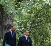 Le président français Emmanuel Macron accompagné du premier ministre Edouard Philippe au Palais de l'Elysée à Paris, France, 29 juin 2020. © Stéphane Lemouton / Bestimage 