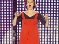 Anne Roumanoff s'offre un trio sexy avec Lio et Helena Noguera... Attention les yeux !