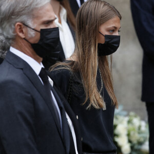 Stella Belmondo, Paul Belmondo - Obsèques de Jean-Paul Belmondo en l'église Saint-Germain-des-Prés, à Paris le 10 septembre 2021. © Cyril Moreau / Bestimage 