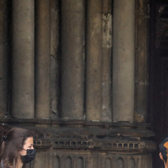 Paul Belmondo, Florence Belmondo, Stella Belmondo, Annabelle Belmondo, Victor et Alessandro Belmondo - Obsèques de Jean-Paul Belmondo en l'église Saint-Germain-des-Prés, à Paris le 10 septembre 2021. © Dominique Jacovides / Bestimage  Funeral of actor Jean-Paul Belmondo at Saint Germain des Pres church in Paris on september 10th 2021 