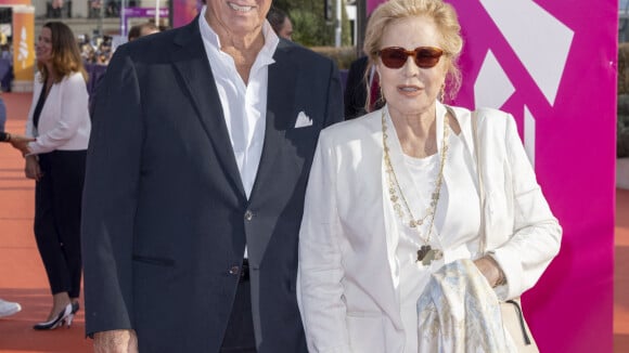 Sylvie Vartan et son mari Tony Scotti : rare apparition à Deauville face au clan Gainsbourg