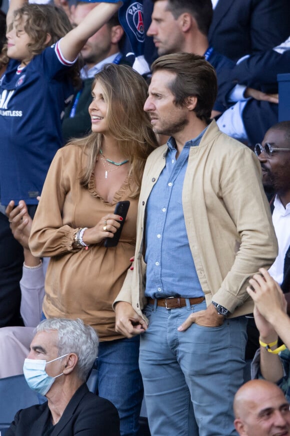 Ophélie Meunier et son mari Mathieu Vergne - People en tribune lors de la rencontre de football Paris Saint Germain PSG contre Clermont (4-0) au Parc des Princes à Paris le 11 septembre 2021