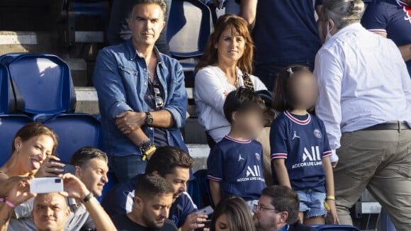 Faustine Bollaert, son mari et leurs enfants, Ophélie Meunier enceinte... pléiade de stars pour PSG-Clermont