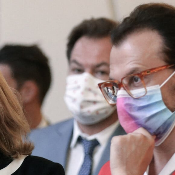 La Première Dame, Brigitte Macron lors de l'inauguration de l'exposition de D.Buren "Pavoisé: travail in situ" dans la verrière du Jardin d'hiver au palais de l'Elysée à Paris, France, le 13 septembre 2021. © Stéphane Lemouton/Bestimage 