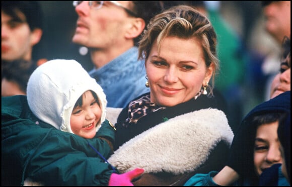 Jeane Manson et sa fille Marianne lors du Téléthon en 1990. 