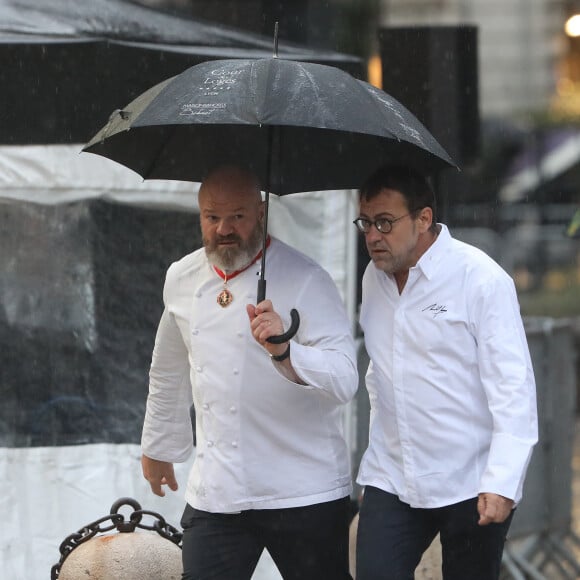 Les chefs Philippe Etchebest et Michel Sarran - Obsèques de Paul Bocuse en la cathédrale Saint-Jean de Lyon. Le 26 janvier 2018