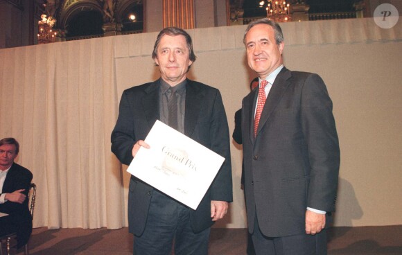 Philippe Adrien et l'ancien maire de Paris, Jean Tibéry, en novembre 1997.
