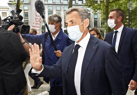 Nicolas Sarkozy dédicace son livre "Le Temps des Tempêtes" à la librairie Filigranes à Bruxelles, le 3 septembre 2020.