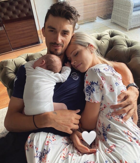 Marion Rousse et Julian Alaphilippe avec leur fils Nino en juillet 2021.