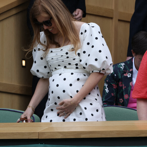 La princesse Beatrice d'York (enceinte) au tournoi de Wimbledon au All England Lawn Tennis and Croquet Club à Londres, Royaume Uni, le 8 juillet 2021.