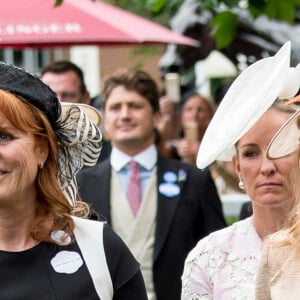 arah Ferguson et la princesse Beatrice d'York assistent aux courses du Royal Ascot 2017 à Londres le 23 juin 2017.