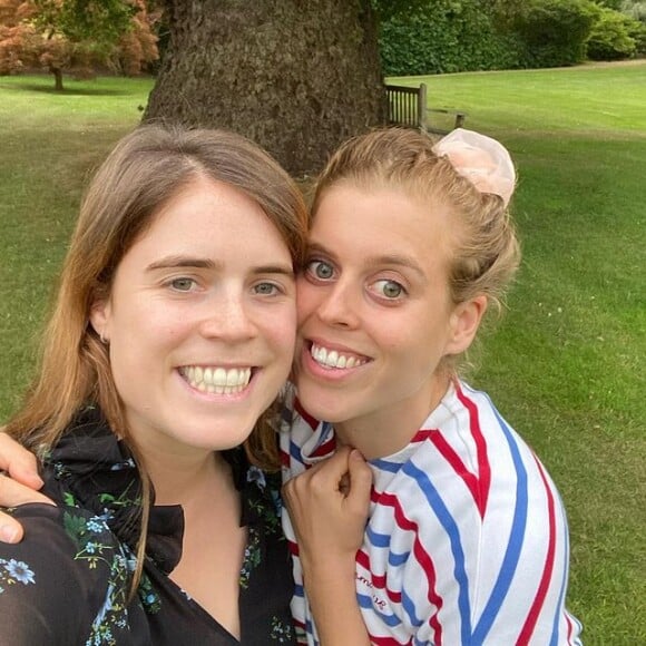 Les princesses Eugenie et Beatrice sur Instagram.