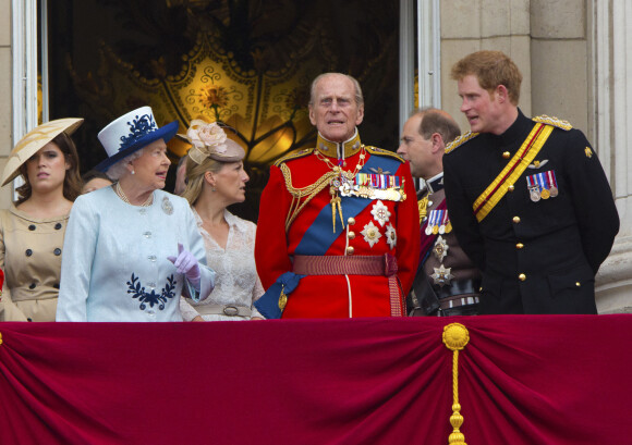 La princesse Eugenie d'York, la reine Elisabeth II, Sophie, la comtesse de Wessex, le prince Philip, duc d'Edimbourg, le prince Harry - La famille royale britannique réunie pour présider le traditionnel Trooping the Colour à Londres, le 14 juin 2014.