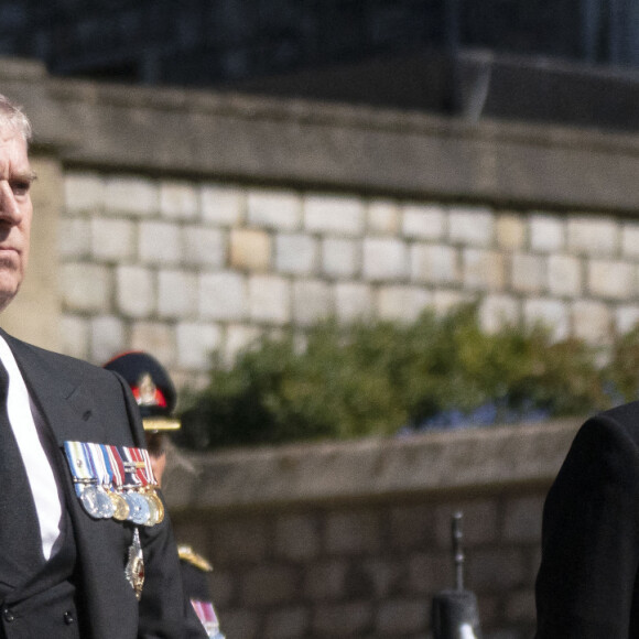Le prince Harry, duc de Sussex, Le prince Andrew, duc d'York, et Le prince Edward, comte de Wessex, - Arrivées aux funérailles du prince Philip, duc d'Edimbourg à la chapelle Saint-Georges du château de Windsor, le 17 avril 2021.