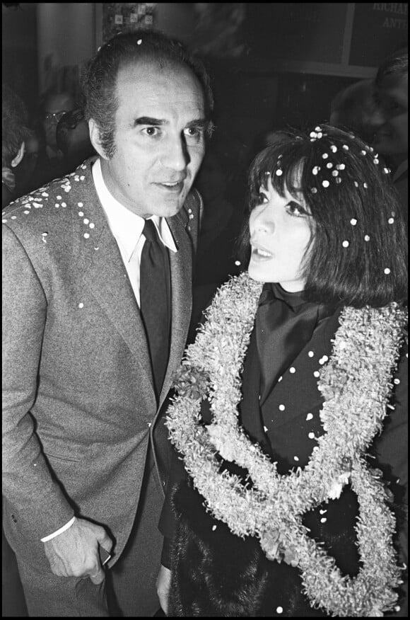 Michel Piccoli et Juliette Gréco au concert d'Hugues Aufray à Bobino le 16 novembre 1967 à Paris.