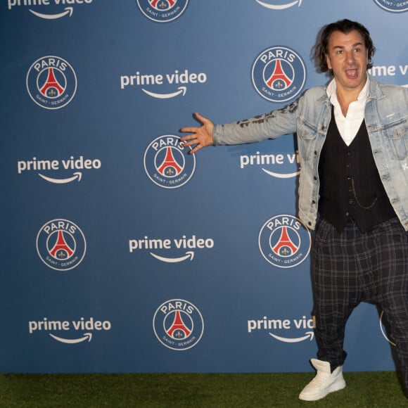 Michaël Youn - Photocall de l'avant-première de la deuxième saison de sa série documentaire Amazon Exclusive : "PSG Ô Ville Lumière, 50 ans de légende" au Parc des Princes le 9 septembre 2021 © Cyril Moreau / Bestimage 