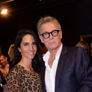 Exclusif - Franck Dubosc et sa femme Danièle - Cérémonie de la première édition "Les Coups de Coeur DAPAT" au théâtre Marigny à Paris le 27 septembre 2021. Le fonds de dotation DAPAT à pour mission prioritaire de lutter contre l'exclusion, l'isolement et la pauvreté des femmes en détresse et des mères SDF. Plus globalement, il entend favoriser l'insertion sociale et professionnelle ainsi que l'autonomie et la dignité de ces personnes, en proposant un parcours complet d'accompagnement pour la réinsertion dans la société et sur le marché du travail. © Rachid Bellak/Bestimage