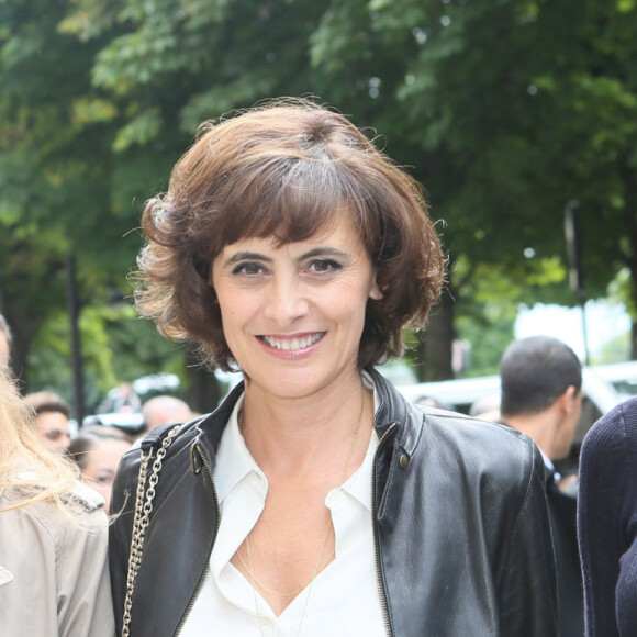 Inès de la Fressange et ses filles Violette et Nine d'Urso - Arrivées des people au défilé de mode "Chanel" Haute Couture Automne-Hiver 2014/2015 au Grand Palais à Paris. Le 8 juillet 2014.