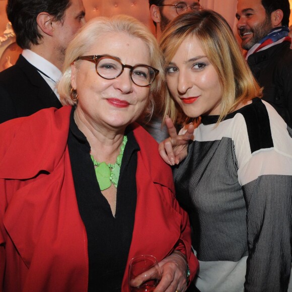 Josiane Balasko et sa fille Marilou Berry - Ouverture de la pâtisserie-boudoir de Zahia Dehar chez l'Eclaireur à Paris le 3 juillet 2013.