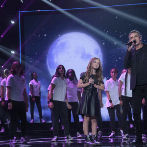 Exclusif - Julien Clerc et Valentina - Enregistrement de l'émission "300 Choeurs chantent les plus belles comédies musicales" à Paris, diffusée le 30 septembre sur France 3 © Giancarlo Gorassini / Bestimage 