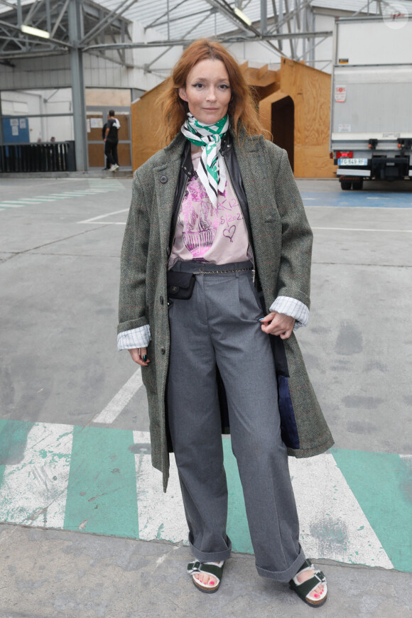 arrive au Garage Amelot pour assister au défilé de mode Vivienne Westwood (collection printemps/été 2022) à Paris, le 2 octobre 2021. © Veeren Ramsamy-Christophe Clovis/Bestimage