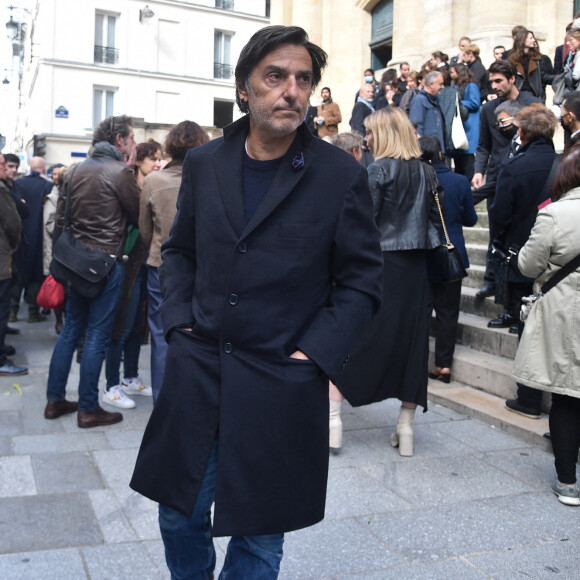 Yvan Attal lors des obsèques de François Florent (de son vrai nom François Eichholtzer, fondateur du Cours Florent d'art dramatique à Paris) en l'église Saint Roch à Paris. Le 4 octobre 2021. © Bestimage