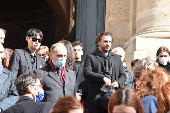 Michaël Youn lors des obsèques de François Florent (de son vrai nom François Eichholtzer, fondateur du Cours Florent d'art dramatique à Paris) en l'église Saint Roch à Paris. Le 4 octobre 2021. © Bestimage
