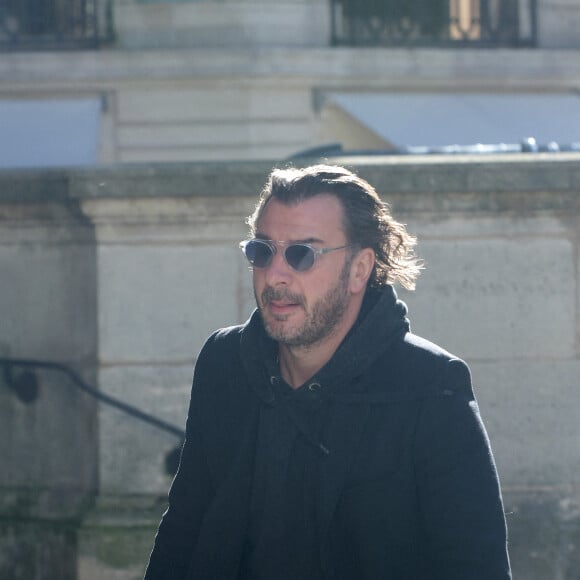 Michaël Youn lors des obsèques de François Florent (de son vrai nom François Eichholtzer, fondateur du Cours Florent d'art dramatique à Paris) en l'église Saint Roch à Paris. Le 4 octobre 2021. © Bestimage