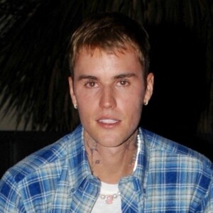 Exclusif - Justin Bieber se rend dans une église à Los Angeles le 29 septembre 2021. 