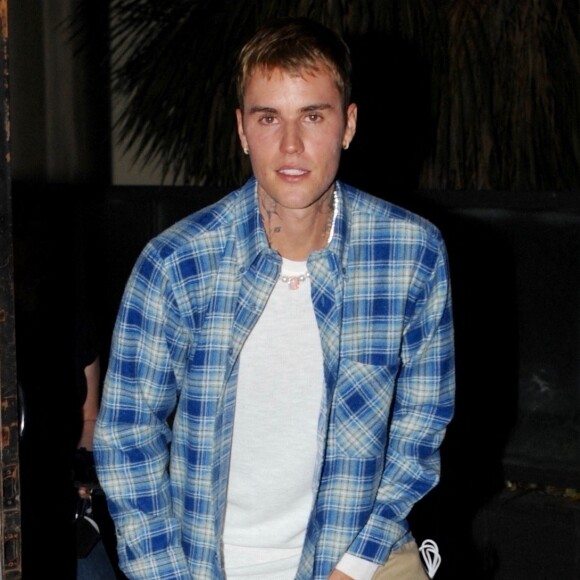 Exclusif - Justin Bieber se rend dans une église à Los Angeles le 29 septembre 2021. 