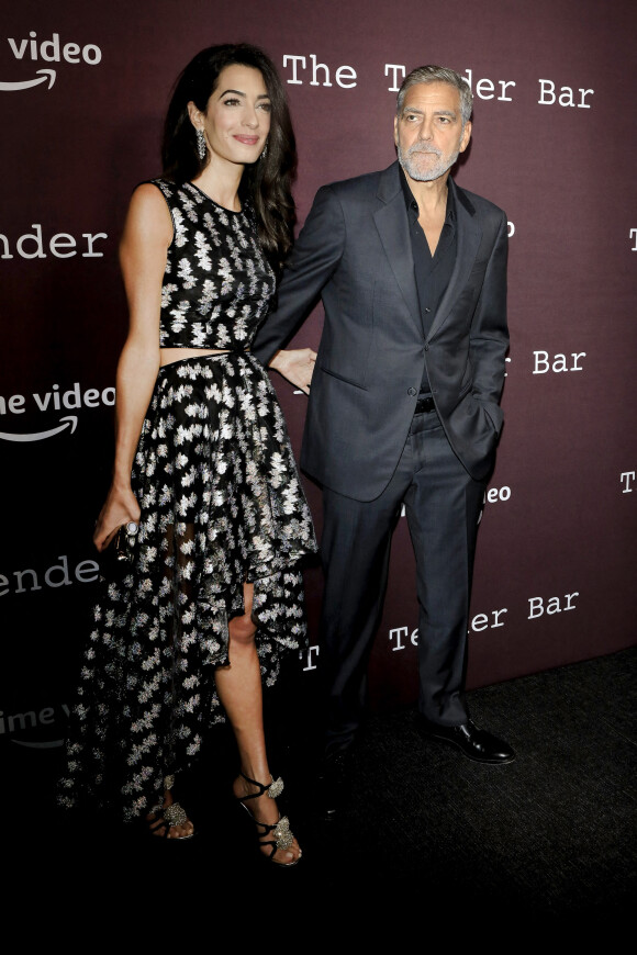 George Clooney avec sa femme Amal Alamuddin Clooney - Première du film "The Tender Bar" à Los Angeles, le 4 octobre 2021. © Future-Image via Zuma Press/Bestimage