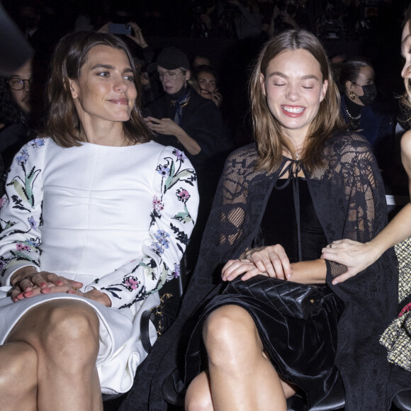 Charlotte Casiraghi, Kristine Froseth et Lily-Rose Depp au front row du défilé de mode Chanel lors de la Fashion Week printemps/été 2022 à Paris, France, le 5 octobre 2021. © Olivier Borde/Bestimage