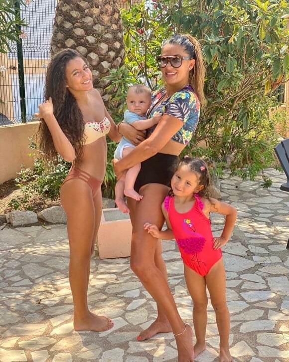 Wafa de "Koh-Lanta" avec ses enfants Manel, Jenna et Aaron