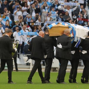 Cérémonie d'hommage à Bernard Tapie au stade Vélodrome à Marseille, France, le 7 octobre 2021. Bernard Tapie, est décédé le 3 octobre 2021 à l'âge de 78 ans, après un combat de quatre ans avec cancer. © Jacovides-Santini/Bestimage 