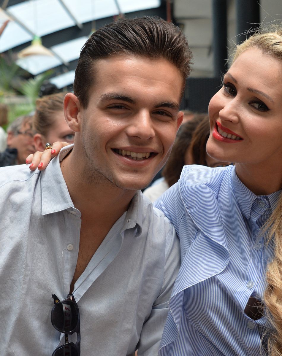 Julien Castaldi et Tatiana Laurence Delarue en marge de la conférence de rentrée du pôle Tv de NRJ Group à la brasserie Polpo à Levallois Perret le 28 juin 2017. © Veeren / Bestimage