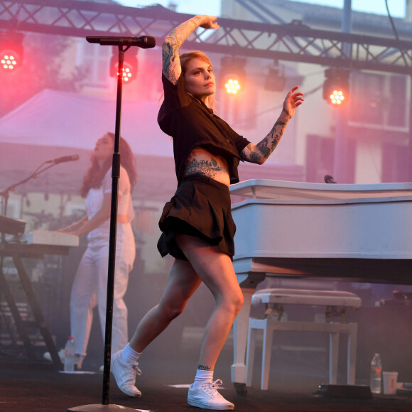 Coeur de Pirate en concert lors du 67ème festival "Nuits du Sud", place du Grand Jardin, à Vence. Le 2 août 2019 © Lionel Urman / Bestimage