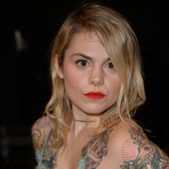 Béatrice Martin (Coeur de pirate) au défilé de mode "H&M" collection prêt-à-porter Automne-Hiver 2017/2018 au Tennis Club à Paris, France, le 1er mars 2017. © CVS-Veeren/Bestimage
