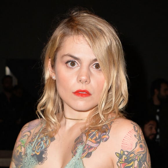 Béatrice Martin (Coeur de pirate) au défilé de mode "H&M" collection prêt-à-porter Automne-Hiver 2017/2018 au Tennis Club à Paris, France, le 1er mars 2017. © CVS-Veeren/Bestimage