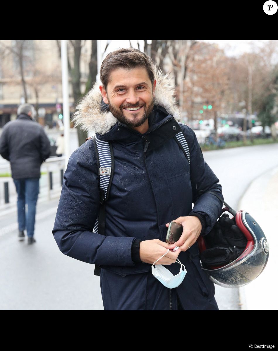 Exclusif - Christophe Beaugrand arrive aux studios de Radio France à Paris le 14 janvier 2021.