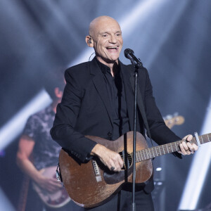 Exclusif - Gaëtan Roussel - 10ème édition du concert caritatif "Leurs voix pour l'espoir" au profit de la fondation ARCAD (Aide et recherche en Cancérologie Digestive) et la lutte contre le cancer du pancréas à l'Olympia à Paris le 11 octobre 2021. © Marc Ausset-Lacroix - Pierre Perusseau / Bestimage