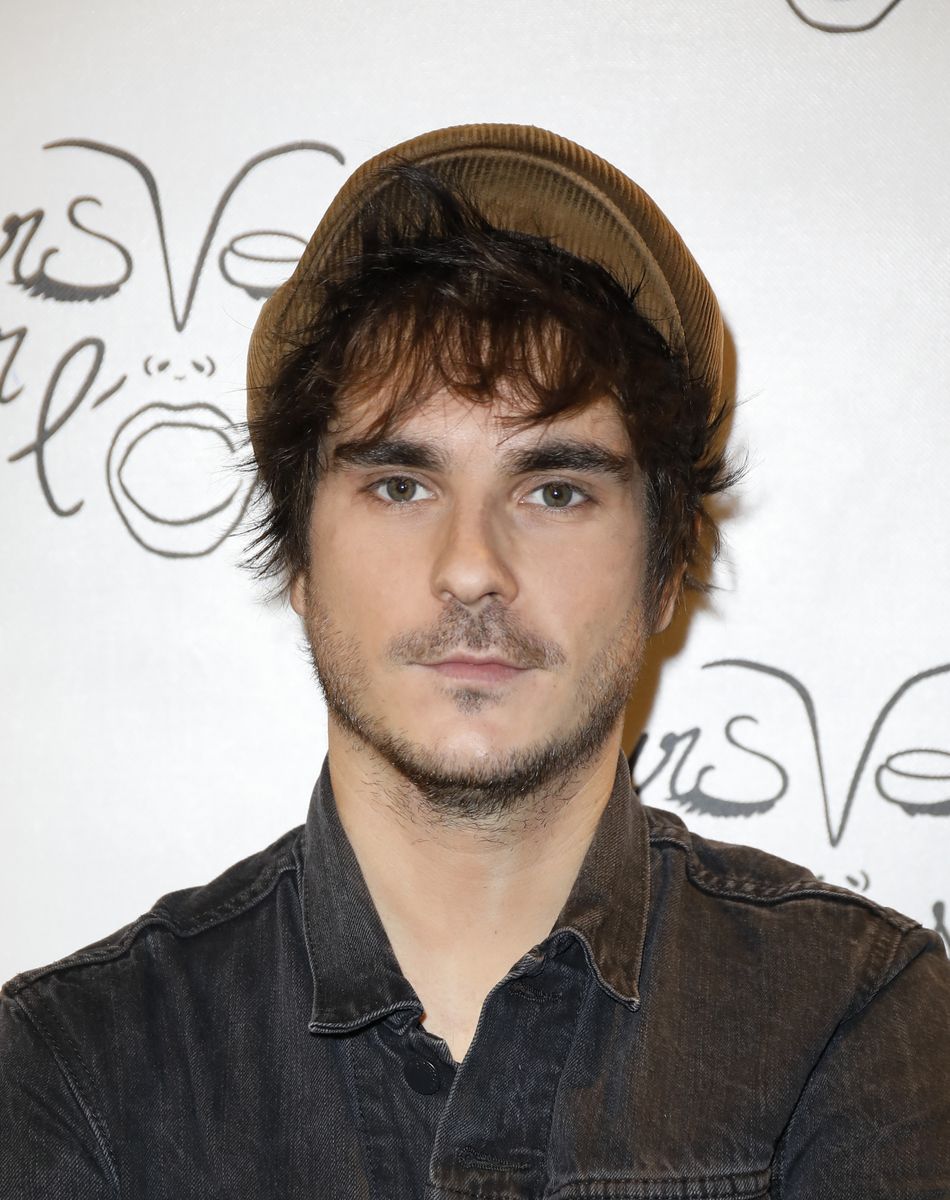 Exclusif - Gauvain Sers - Photocall de la 10ème édition du concert caritatif "Leurs voix pour l'espoir" au profit de la fondation ARCAD (Aide et recherche en Cancérologie Digestive) et la lutte contre le cancer du pancréas à l'Olympia à Paris le 11 octobre 2021. © Marc Ausset-Lacroix - Pierre Perusseau / Bestimage