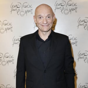 Exclusif - Gaëtan Roussel - Photocall de la 10ème édition du concert caritatif "Leurs voix pour l'espoir" au profit de la fondation ARCAD (Aide et recherche en Cancérologie Digestive) et la lutte contre le cancer du pancréas à l'Olympia à Paris le 11 octobre 2021. © Marc Ausset-Lacroix - Pierre Perusseau / Bestimage