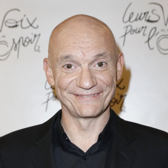 Exclusif - Gaëtan Roussel - Photocall de la 10ème édition du concert caritatif "Leurs voix pour l'espoir" au profit de la fondation ARCAD (Aide et recherche en Cancérologie Digestive) et la lutte contre le cancer du pancréas à l'Olympia à Paris le 11 octobre 2021. © Marc Ausset-Lacroix - Pierre Perusseau / Bestimage