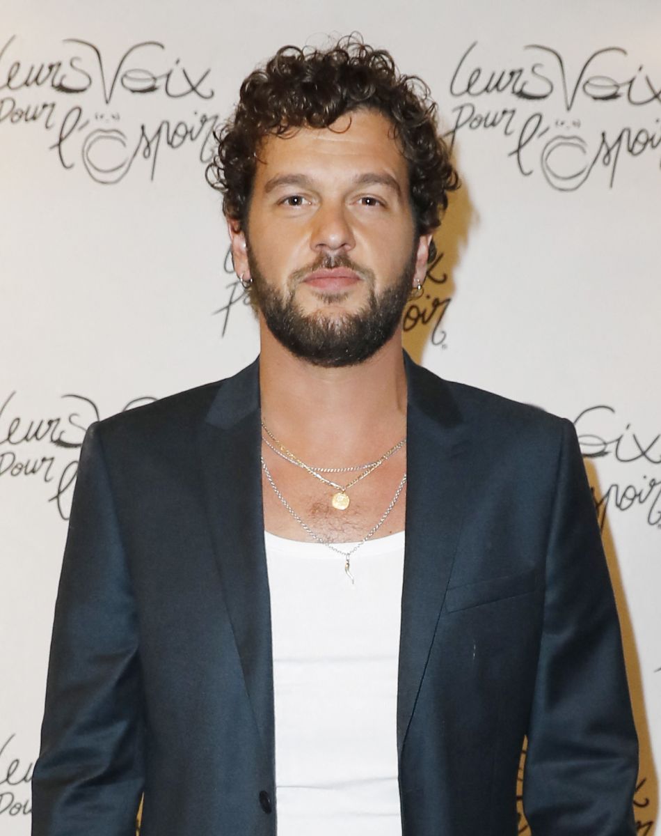Exclusif - Claudio Capéo - Photocall de la 10ème édition du concert caritatif "Leurs voix pour l'espoir" au profit de la fondation ARCAD (Aide et recherche en Cancérologie Digestive) et la lutte contre le cancer du pancréas à l'Olympia à Paris le 11 octobre 2021. © Marc Ausset-Lacroix - Pierre Perusseau / Bestimage