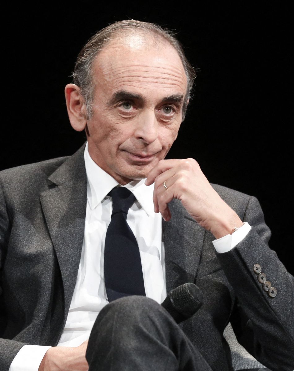 Le polémiste français Eric Zemmour et Michel Onfray, philosophe, essayiste et polémiste français débattent au palais des congrès, Paris, le 4 octobre 2021.