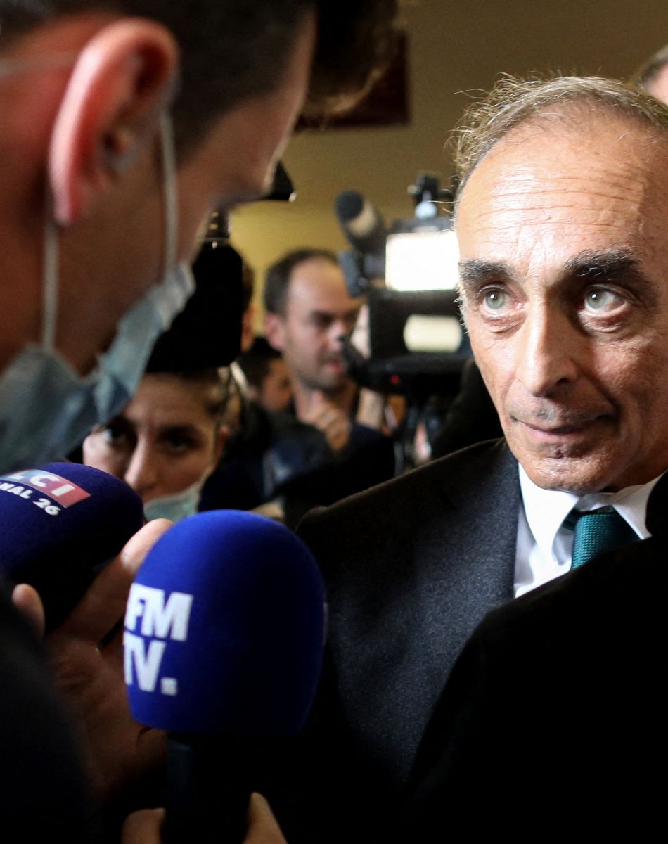 Le polémiste Eric Zemmour participe à la réunion "La Journée des Conservateurs" organisée pour discuter de la place de la droite dans les débats politiques à Asnières, près de Paris, France, 26 septembre 2021.