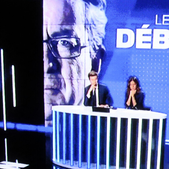 Débat télévisé entre le leader du mouvement de gauche français La France Insoumise (LFI) et candidat à l'élection présidentielle Jean-Luc Mélenchon et le journaliste d'extrême droite français Eric Zemmour, dans les studios de la chaîne française d'information en continu BFMTV, avant l'élection présidentielle française de 2022, Paris, France, le 23 septembre 2021.