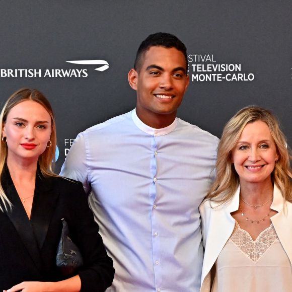 Julie Sassoust, Aurelie Pons, Terence Telle, Catherine Marchal et Clément Remiens lors de la soirée d'ouverture du 60ème Festival de Télévision de Monte-Carlo au Grimaldi Forum à Monaco, le 18 juin 2021. © Bruno Bébert/Bestimage