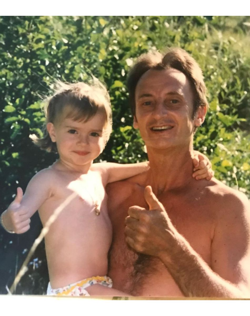 Aurélie Pons enfant et son père, qu'elle surnomme affectueusement "paupé".